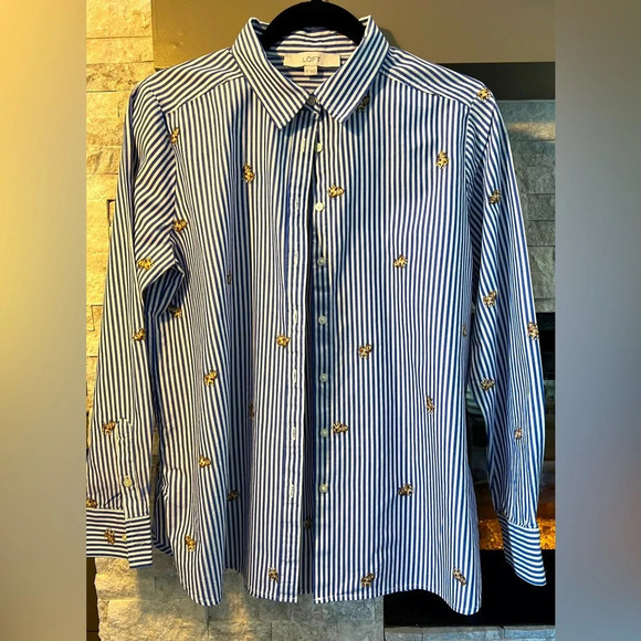 Loft Button Down Shirt Blue/white stripes with puppy embroidery medium - Picture 2 of 6